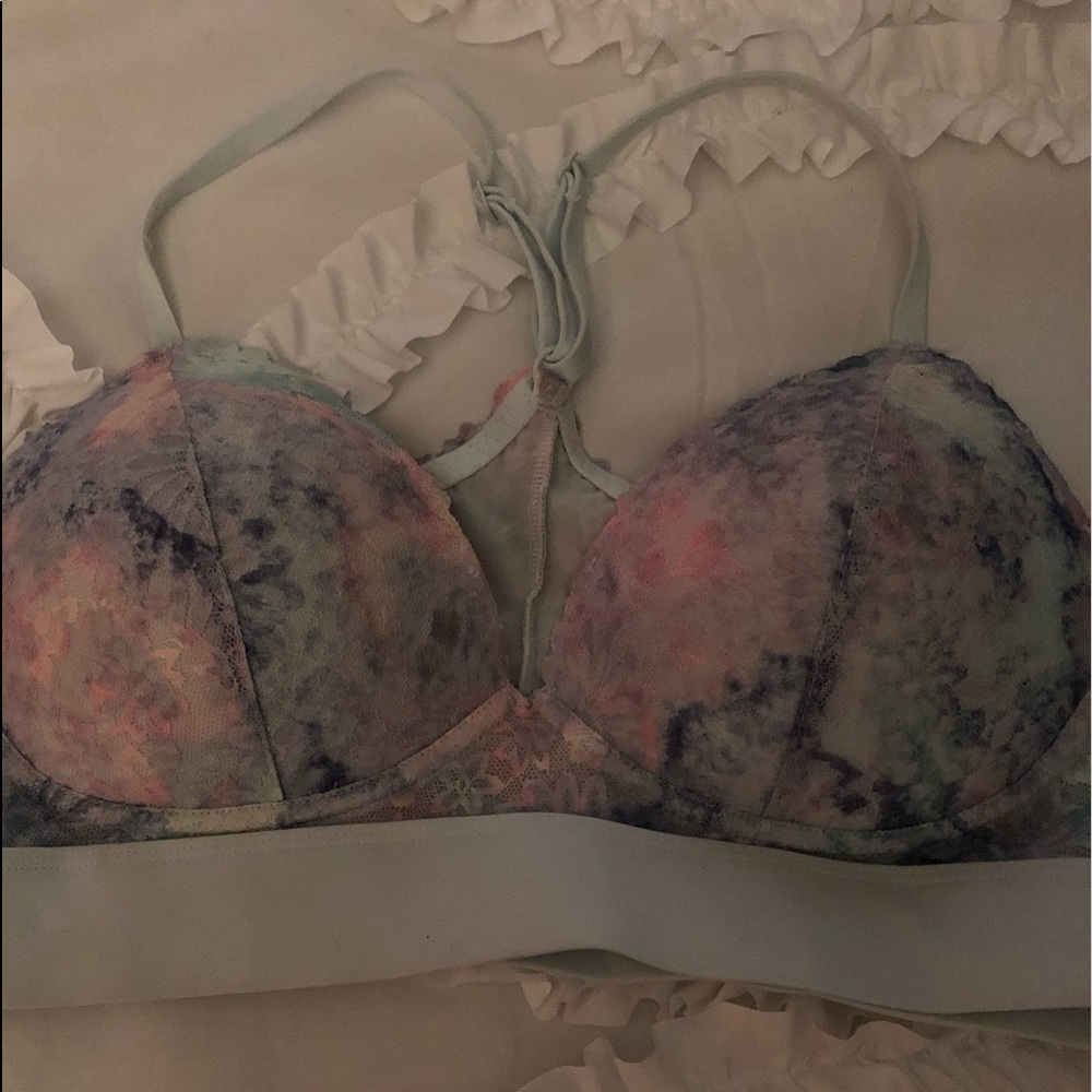 ****SOLD***Victoria’s Secret Pink collection bra